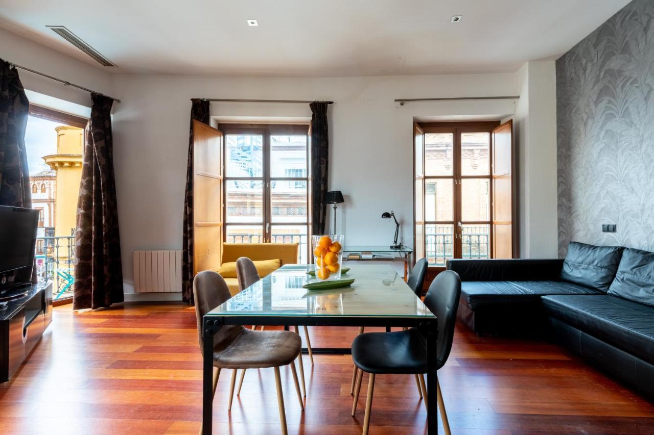 Cathedral Apartment, Upper Floor Apartment Sevilla Exterior foto