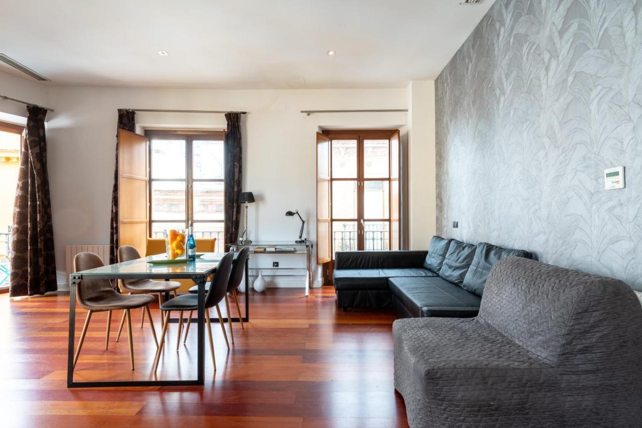 Cathedral Apartment, Upper Floor Apartment Sevilla Exterior foto